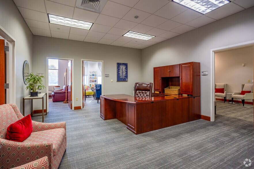 More Photos Of 500 Maplelawn Dr, Plano Office For Sale