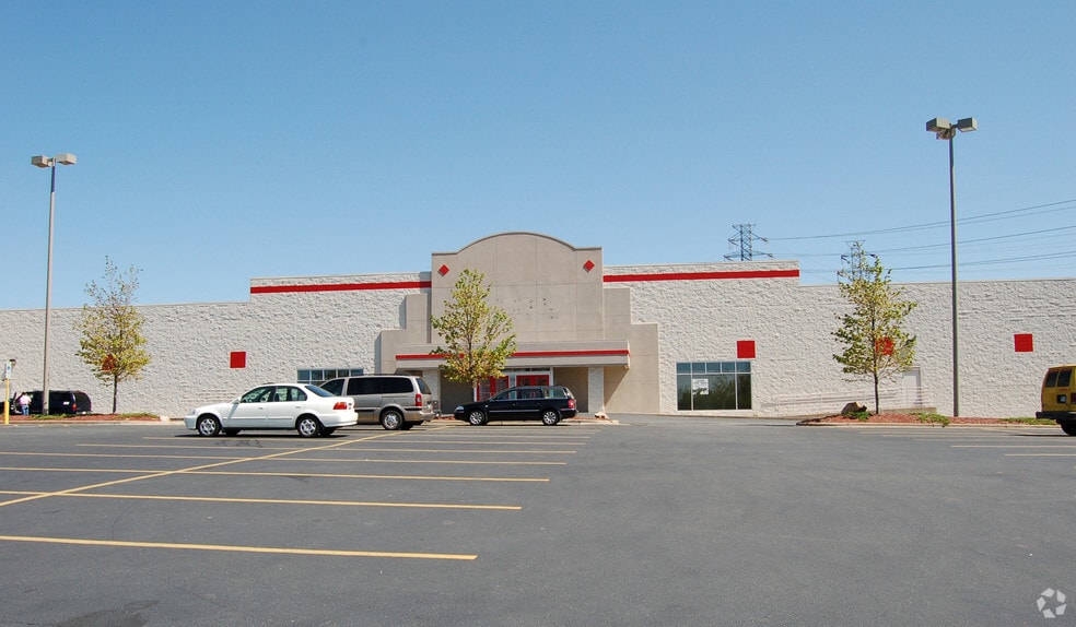 More Photos Of 1834-1900 Matthews Township Pky, Matthews Unknown For Lease