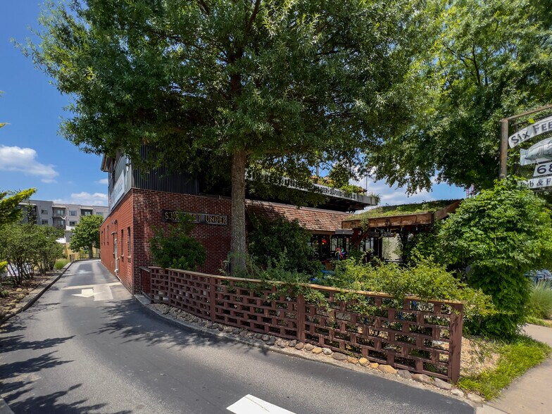 More Photos Of 685 11th St NW, Atlanta Restaurant For Sale