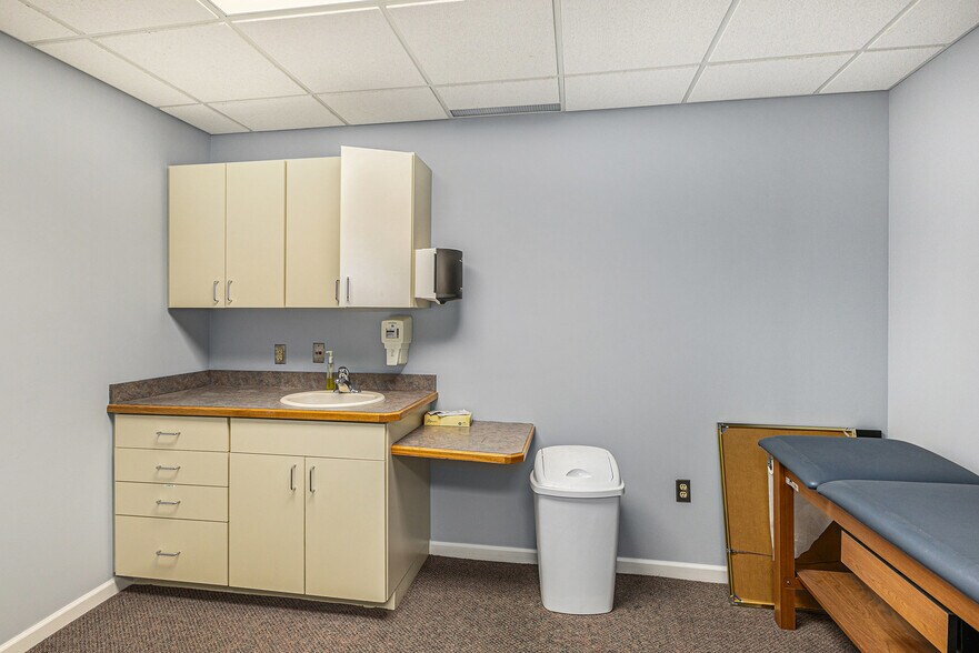 More Photos Of 1350 E M 21, Owosso Medical For Sale