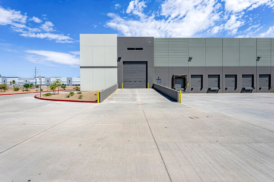 More Photos Of 18815 W Mcdowell Rd, Goodyear Distribution For Lease