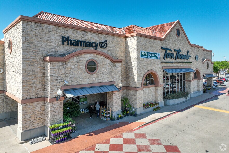 Primary Photo Of 3000-3150 S Hulen St, Fort Worth Unknown For Lease