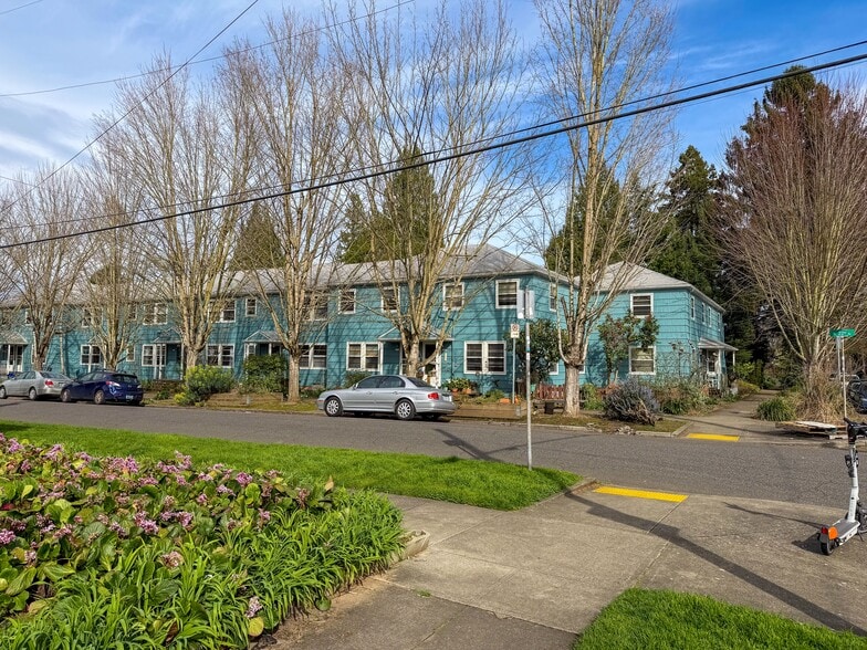 Primary Photo Of 1204-1238 NE 22nd Ave, Portland Apartments For Sale