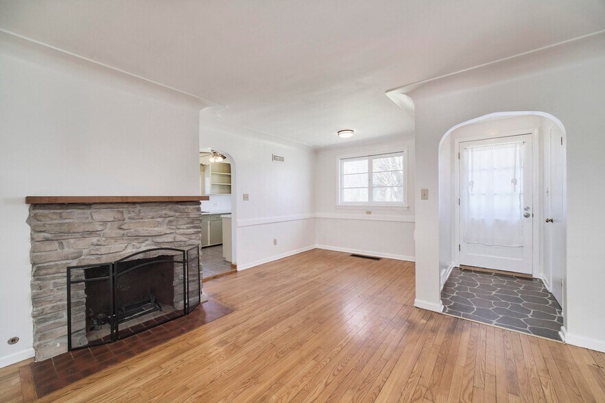 More Photos Of 4990 Main St, Onekama Freestanding For Sale