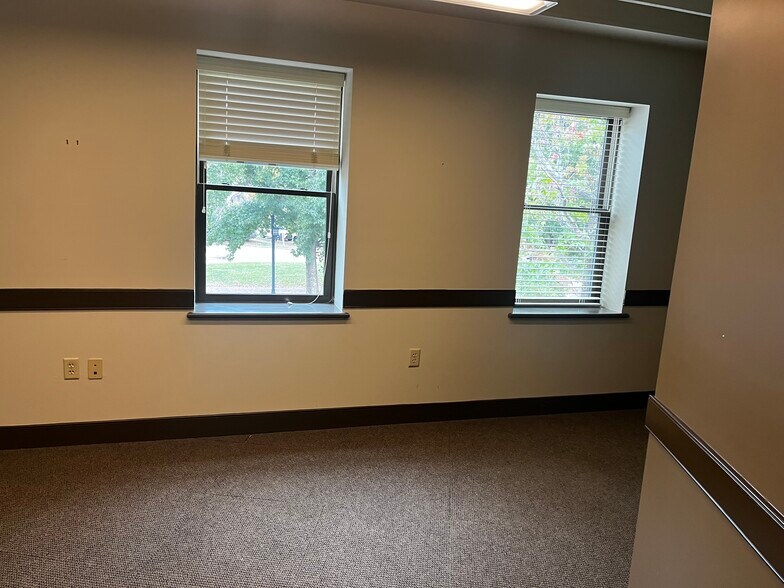 More Photos Of 5 Kitchen Pl, Asheville Office For Lease