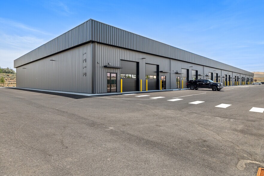 More Photos Of 3121 Leslie Rd, Richland Flex For Lease