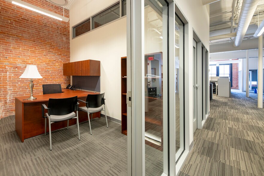 More Photos Of 800-836 W Saint Clair Ave, Cleveland Office For Lease
