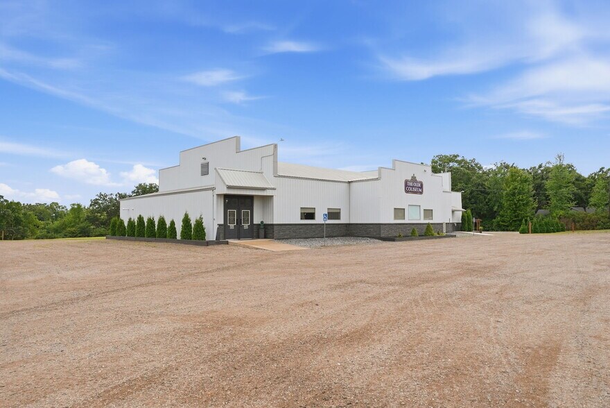 More Photos Of 691 S Main St W, Richmond Restaurant For Sale