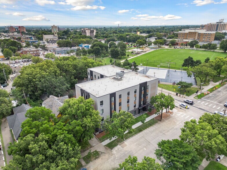 More Photos Of 1935 Park Ave, Minneapolis Apartments For Sale