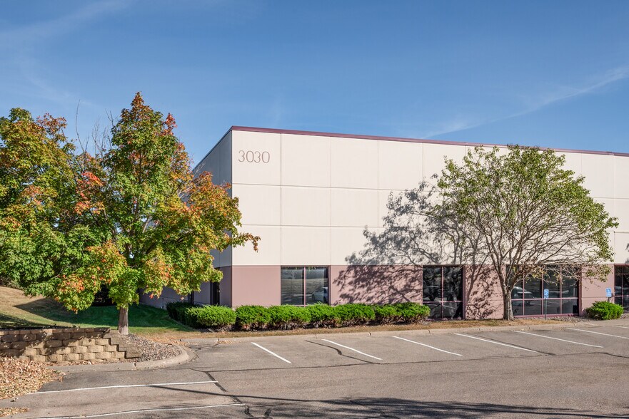 More Photos Of 3030 Lexington Ave S, Eagan Light Manufacturing For Lease