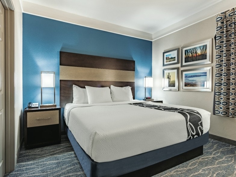 More Photos Of 4929 W McDowell Rd, Phoenix Hotel For Sale