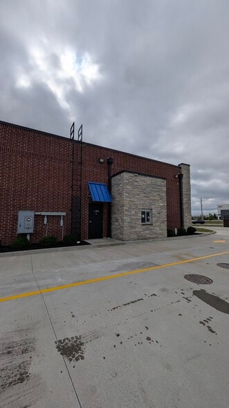 More Photos Of 4250 South SR 267, Lebanon Restaurant For Lease