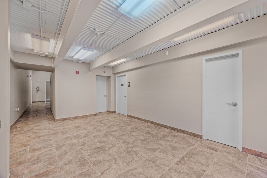 More Photos Of 11-13 N Potomac St, Hagerstown Storefront Retail Office For Lease