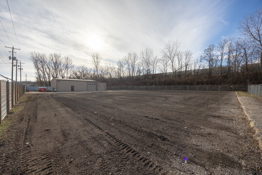 More Photos Of 1245 Memory Ln, Columbus Warehouse For Lease