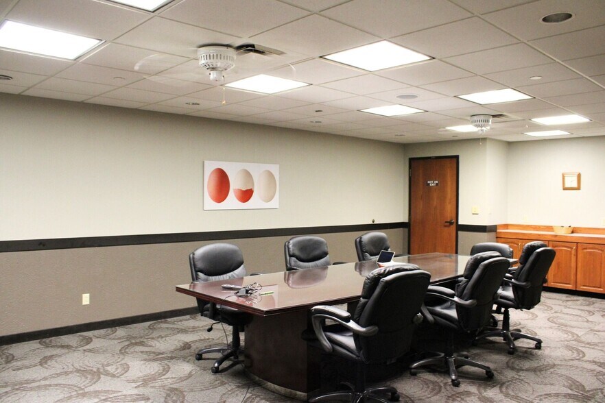 More Photos Of 3801 E Sunshine St, Springfield Office For Sale