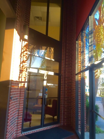 More Photos Of 601 Cien Rd, Kemah Unknown For Lease