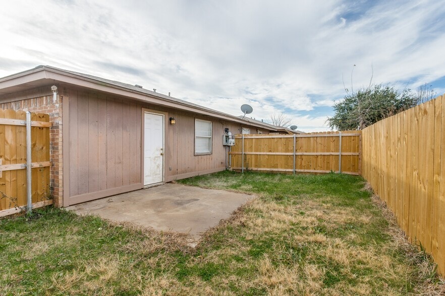 More Photos Of 3600 Hulen Park Cir, Fort Worth Multifamily For Sale