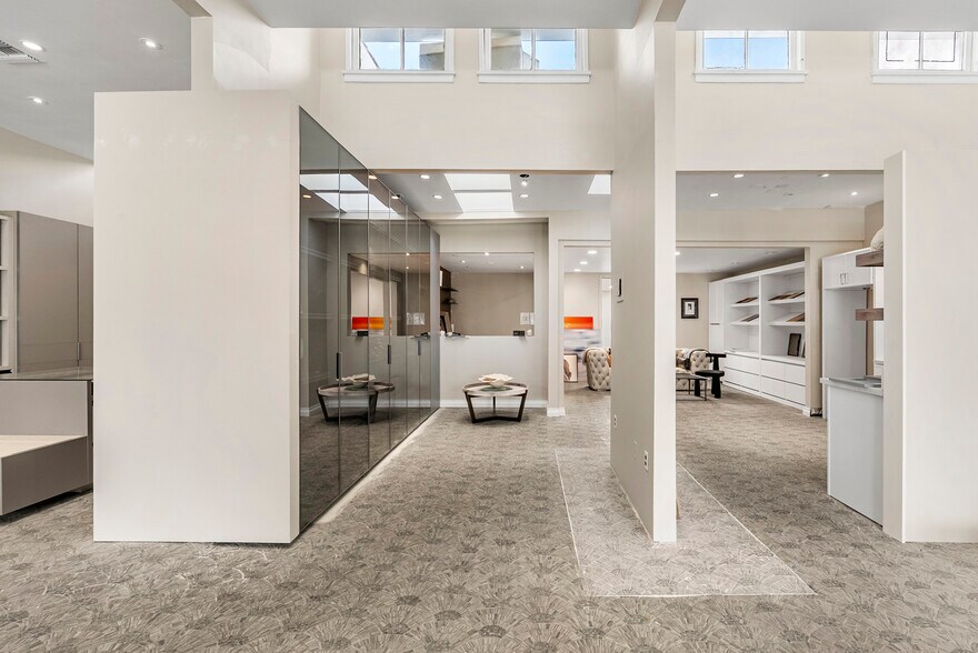 More Photos Of 8262 Melrose Ave, Los Angeles Storefront Retail Residential For Lease