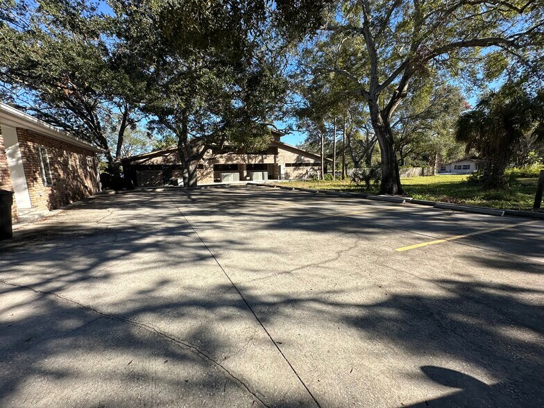 More Photos Of 1005 Pinellas St, Clearwater Medical For Lease