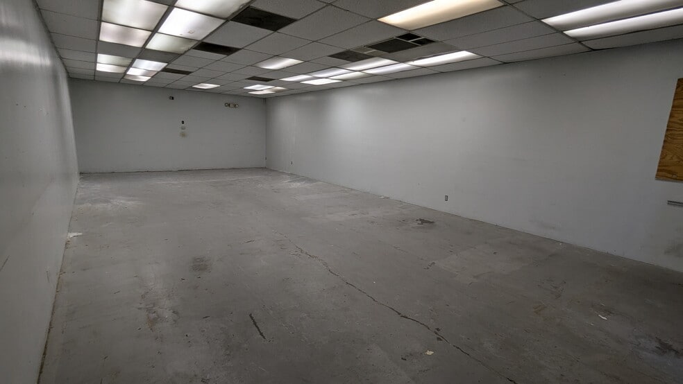 More Photos Of 1841-1861 W Commonwealth Ave, Fullerton Warehouse For Lease