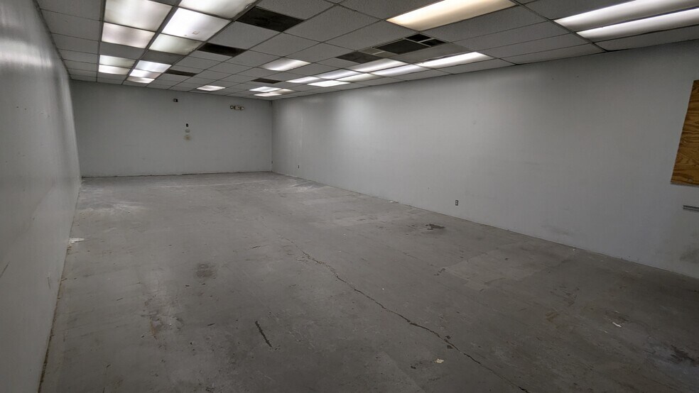More Photos Of 1841-1861 W Commonwealth Ave, Fullerton Warehouse For Lease