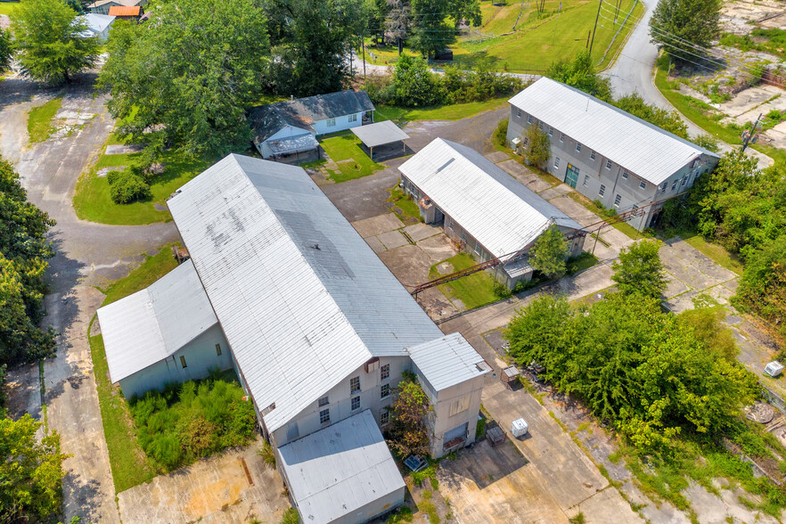 Primary Photo Of 5 Yearwood St, Toccoa Warehouse For Sale