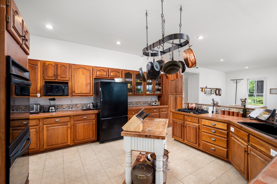 More Photos Of 9940 Middle Rd, Hammondsport Winery Vineyard For Sale