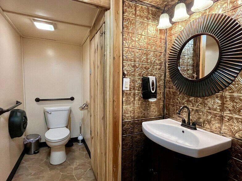 More Photos Of 202 S Broadway, Peru Storefront Retail Residential For Sale