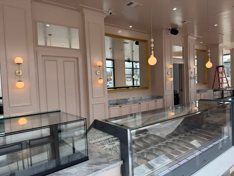 More Photos Of 3920 Peachtree Rd NE, Brookhaven Apartments For Lease