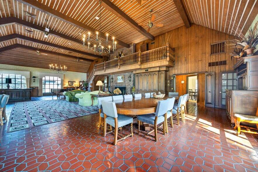 More Photos Of 1461 Highway EE, Winfield Specialty For Sale