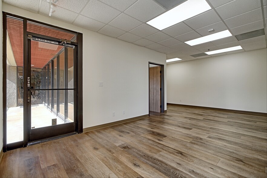 More Photos Of 4564 Telephone Rd, Ventura Warehouse For Lease