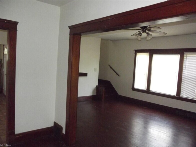 More Photos Of 17051 Libby Rd, Maple Heights Storefront Retail Residential For Lease