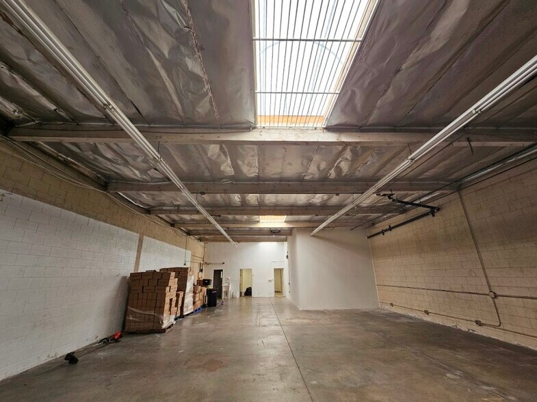 More Photos Of 1230 Hooper Ave, Los Angeles Warehouse For Sale