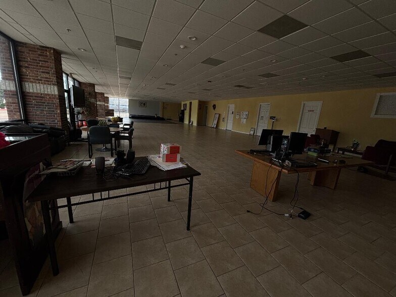 More Photos Of 12923 W Bellfort Blvd, Sugar Land Storefront Retail Office For Sale