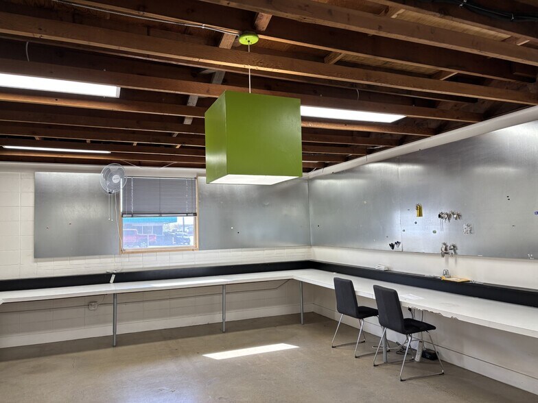 More Photos Of 2350 Alvarado St, San Leandro Warehouse For Lease