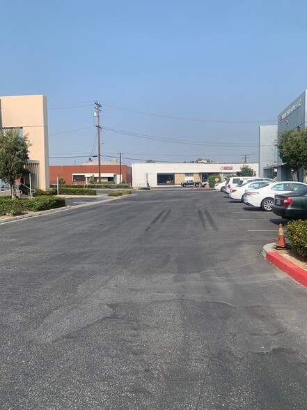 More Photos Of 5866 Smithway St, Commerce Warehouse For Lease