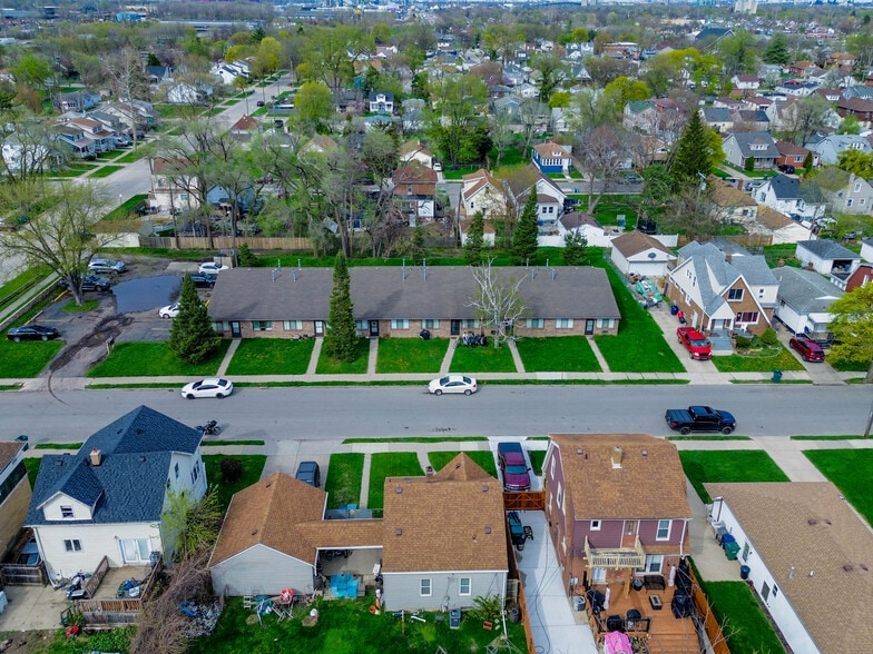 More Photos Of 1470 Paris Ave, Lincoln Park Multifamily For Sale