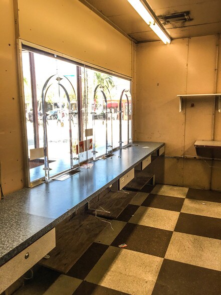 More Photos Of 302 W 4th St, Santa Ana Storefront Retail Office For Sale