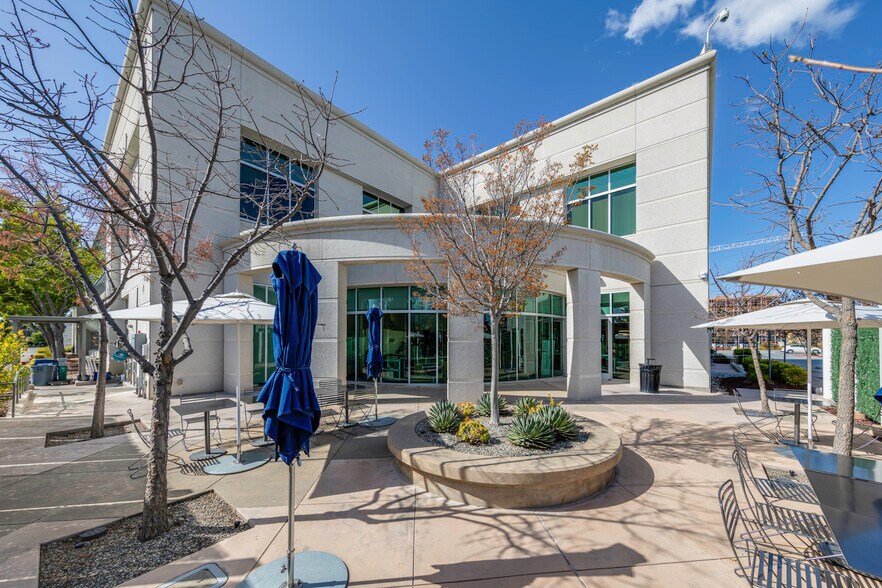 More Photos Of 700 Bay Rd, Redwood City Medical For Lease