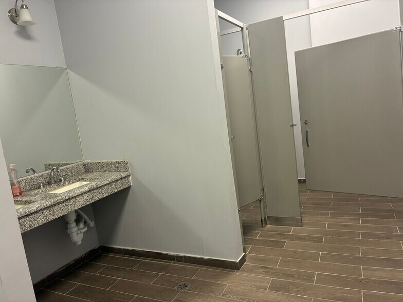 More Photos Of 28455 Plymouth Rd, Livonia Bowling Alley For Lease