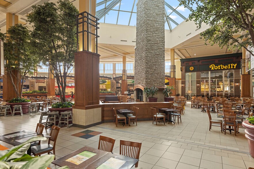 More Photos Of 8251 Flying Cloud Dr, Eden Prairie Unknown For Lease