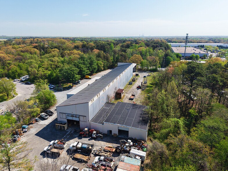 Primary Photo Of 521 Digiulian Blvd, Glen Burnie Warehouse For Lease