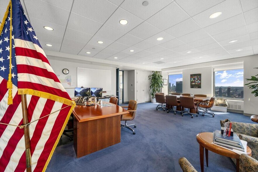 More Photos Of 633 Third Ave, New York Office For Sale