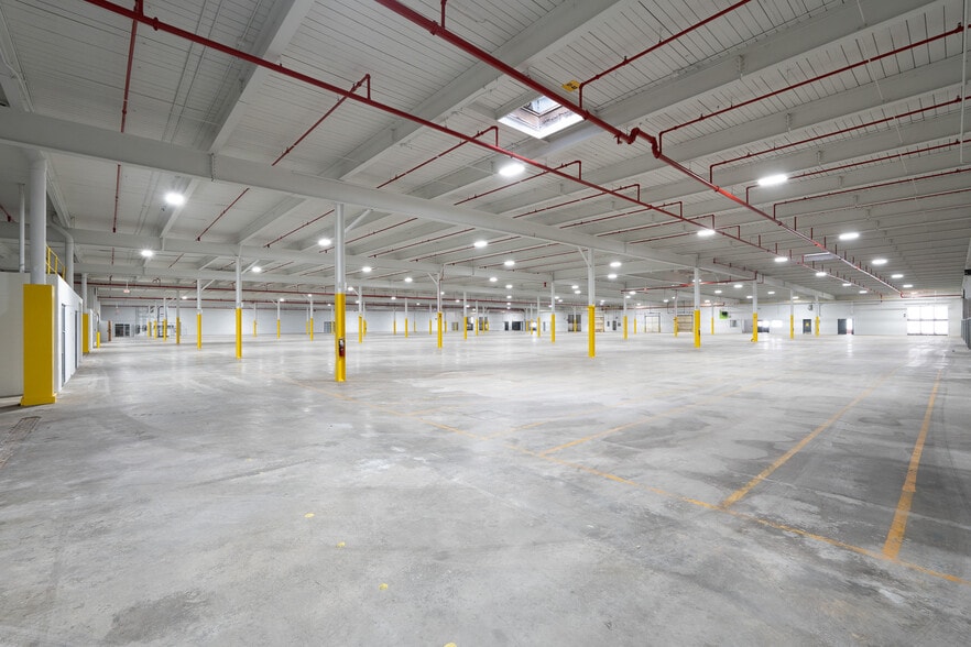 More Photos Of 401 W Hanes Mill Rd, Winston-Salem Manufacturing For Lease