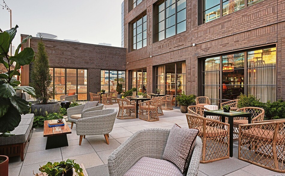 More Photos Of 200 N Green St, Chicago Hotel For Lease