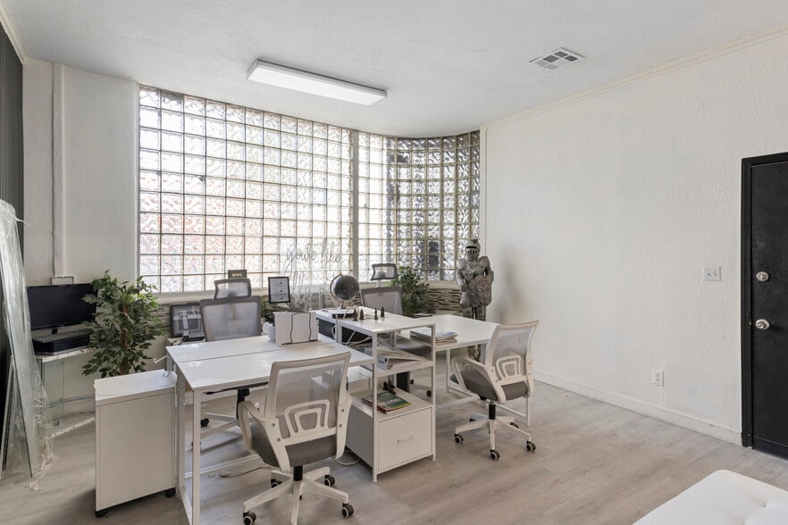 More Photos Of 1326 S Grand Ave, Los Angeles Warehouse For Sale