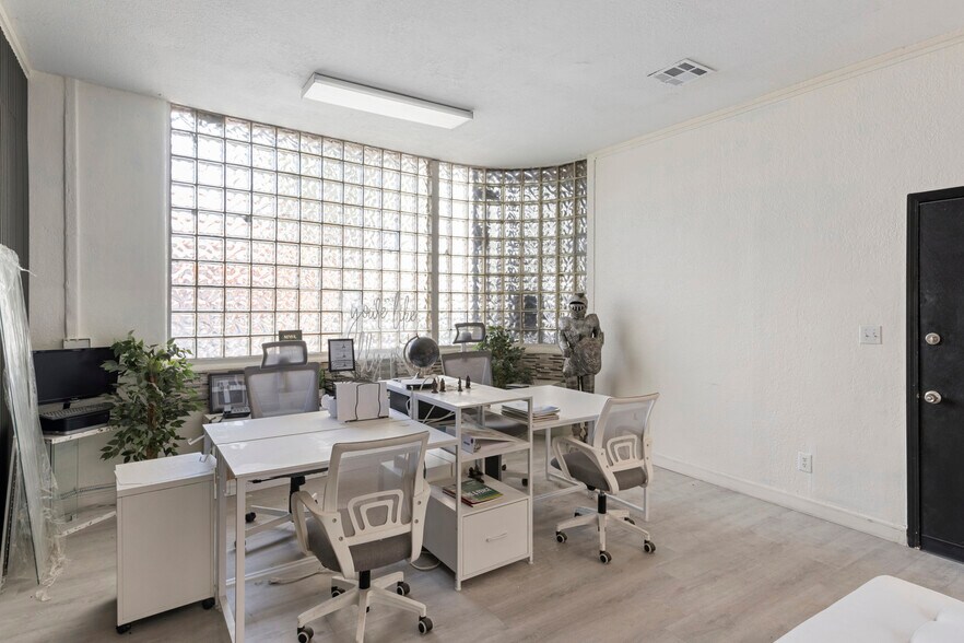 More Photos Of 1326 S Grand Ave, Los Angeles Warehouse For Sale