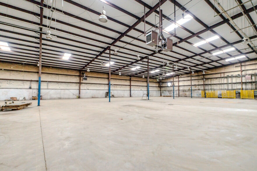 More Photos Of 105-205 Silo Ln, Lavonia Manufacturing For Lease