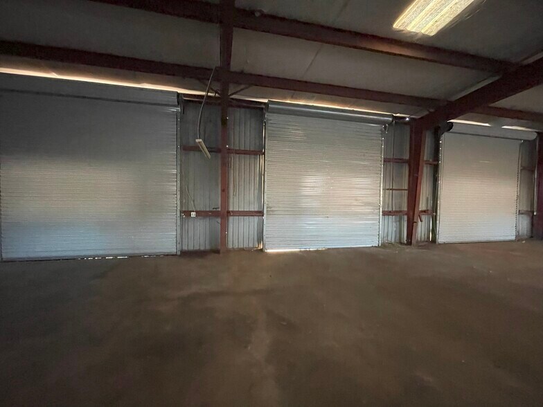 More Photos Of 854 Highway 397, Lake Charles Warehouse For Lease