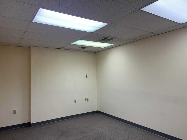 More Photos Of 171 Grandview Ave, Waterbury Medical For Sale